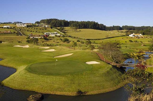 Você não pode perder a chance de jogar num dos melhores campos de golfe do Brasil